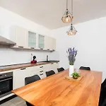 House Runaway Casa vacanze Unesic