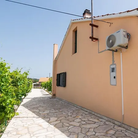 House Runaway Vakantiehuis Unesic