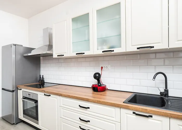 House Runaway * Unesic