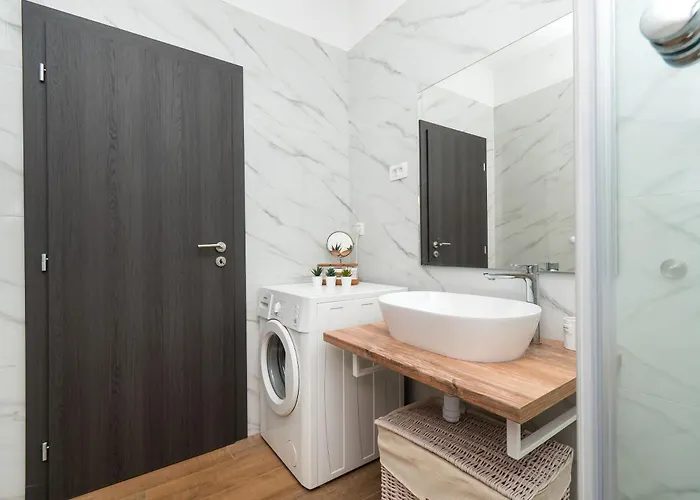 House Runaway * Unesic