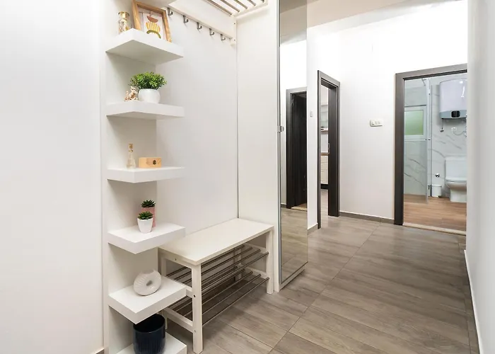 House Runaway Unesic