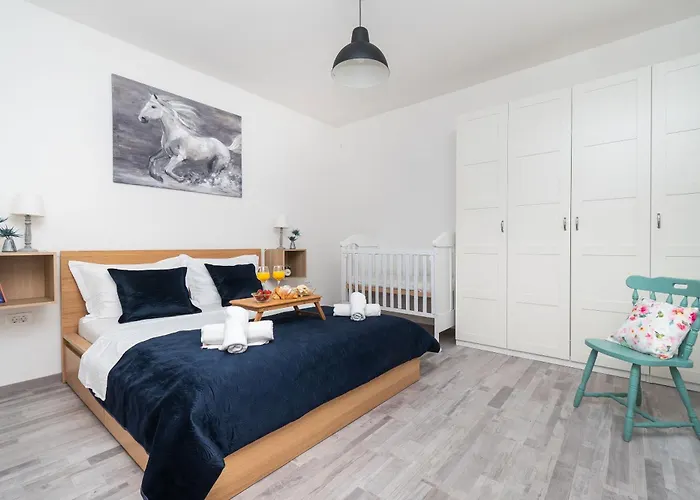 House Runaway * Unesic